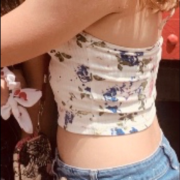 Floral halter top - Picture 2 of 3